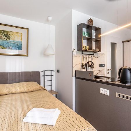 Inn The Center Zagreb Studio Apartment Екстериор снимка