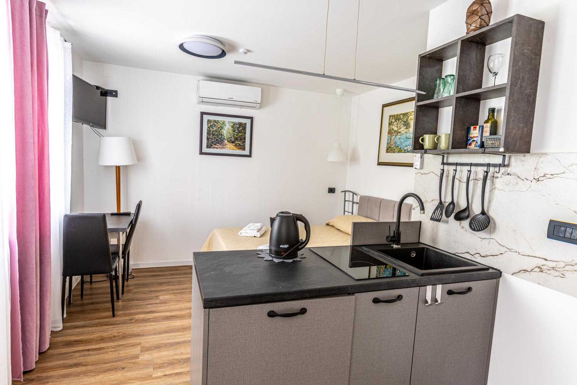 Inn The Center Zagreb Studio Apartment Екстериор снимка