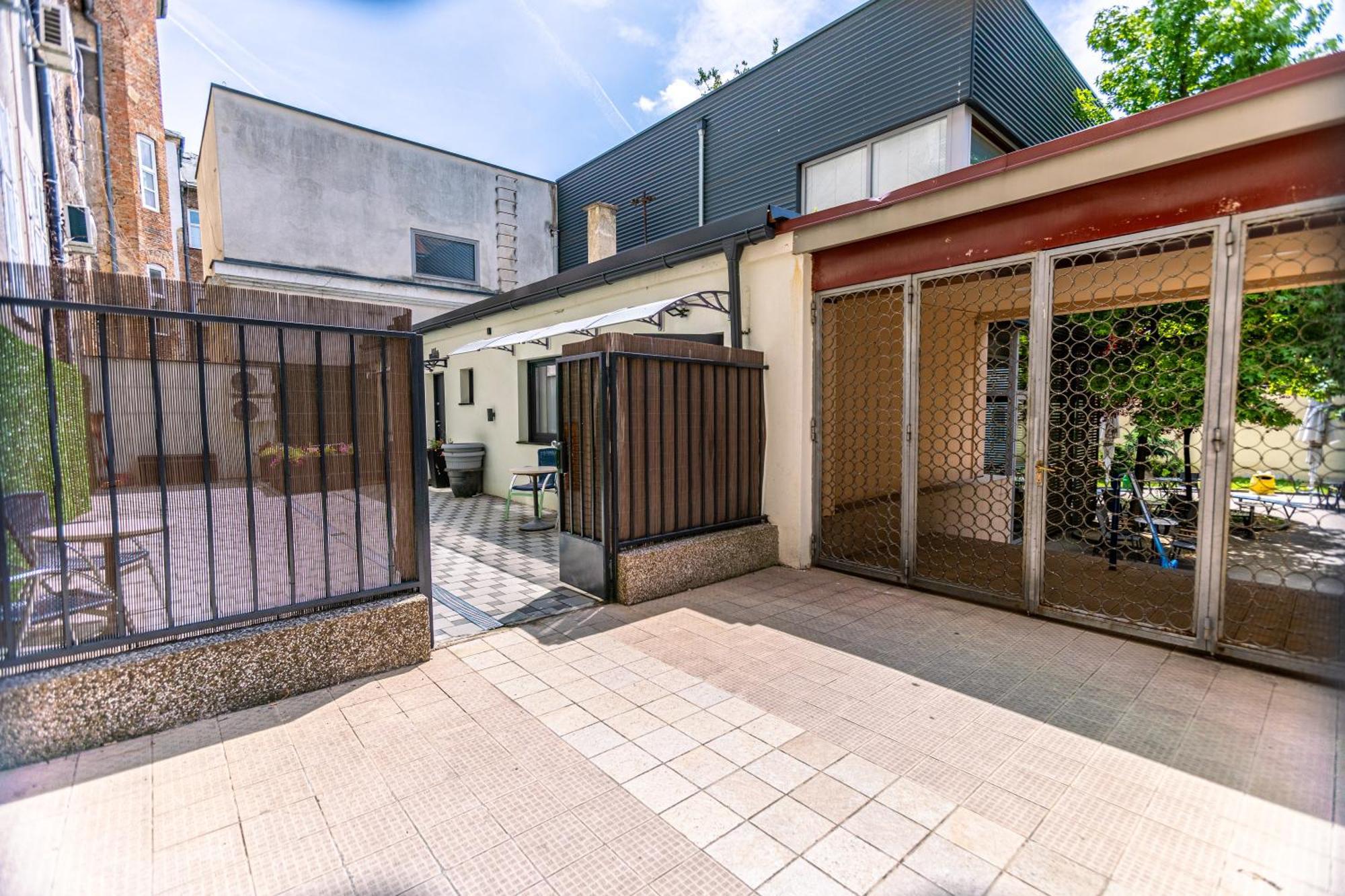 Inn The Center Zagreb Studio Apartment Екстериор снимка